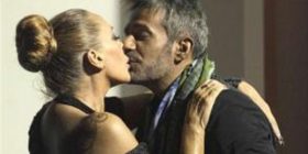 Barbara de Rosi, ndez pasionin e të fejuarit të ri, puthje dhe përkëdhelje hot (Foto)