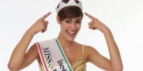 Basketbollistja shpallet “Miss Italia 2015” (Foto/Video)