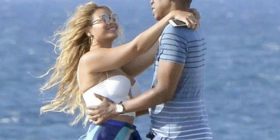 Beyonce “tmerrësisht” e dashuruar në Jay Z (Foto)