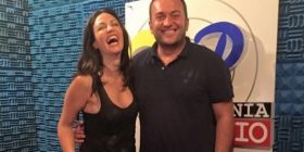 Bleona mbeti pa shtëpi për të bërë këngën! (Video)