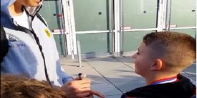 Dridhet Serbia, basketbollisti gjerman refuzon ta nënshkruaj fanellën serbe (Video)
