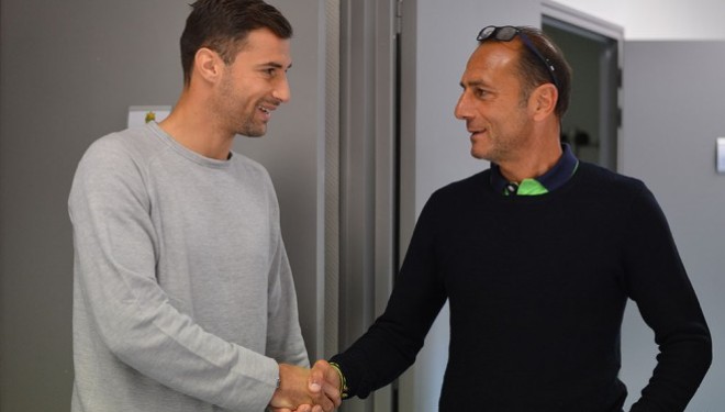 Lorik Cana prezantohet te Nantes