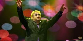 Putini “i telefonon” Elton Johnit
