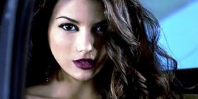 Shpërthen Elvana, tregon të pasmet super seksi (Foto)