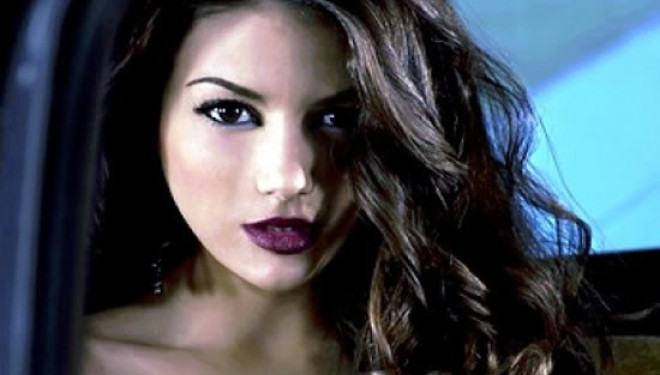Shpërthen Elvana, tregon të pasmet super seksi (Foto)