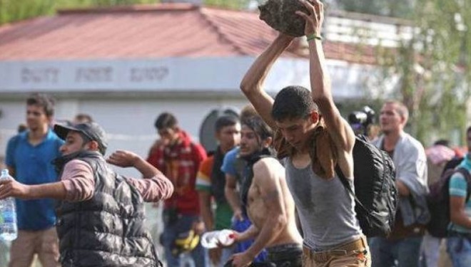 35 MILION emigrant jane nis drejt Europe