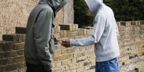 Shqiptarë e serbë kontrollojnë tregun e heroinës në Zvicër