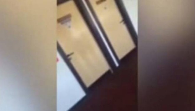Drejtori bën seks me profesoreshën e kimisë, nxënësit i regjistrojnë (FOTO/VIDEO+18)