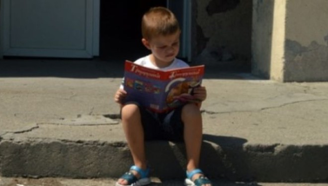 Gjeniu 4 vjeçar nuk lejohet të hyjë në klasë të parë (Dokument)