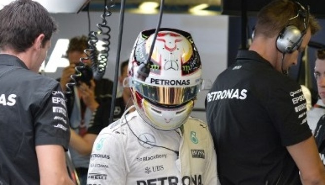 Monza, Mercedes dominon provat e lira