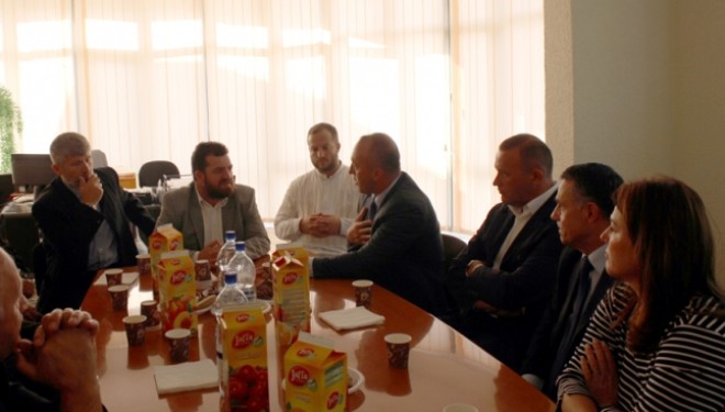 Haradinaj: Punëtoret e Bashkësisë Islame të janë zyrtarë publikë dhe të paguhen nga buxheti i shtetit