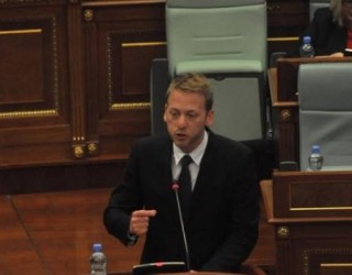 Ky është diskutimi i tensionuar ndërmjet Ilir Dedës dhe Visar Ymerit (Video)