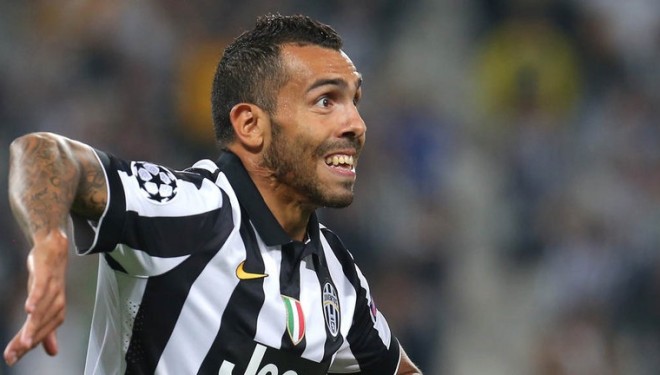 Carlos Tevez i thyen këmbën kundërshtarit (Video)