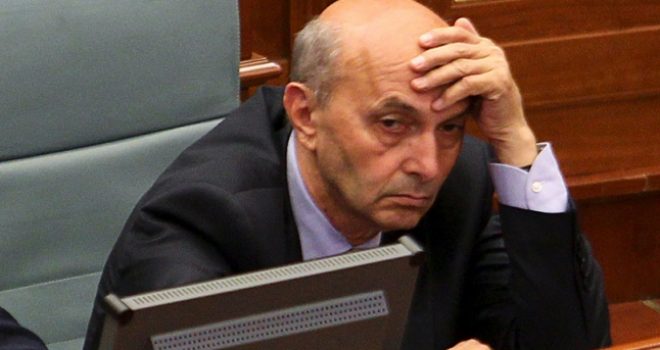 Mustafa: Ata që po hedhin molotov mbi Qeverinë po djegin edhe vetura