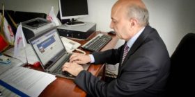 Qeveria e Kosovës i kërkon Facebook’ut qasje në 32 llogari të qytetarëve të saj