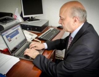 Kryeministri mbyll llogarinë në Facebook