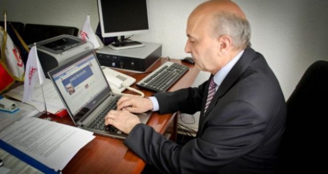 Kryeministri mbyll llogarinë në Facebook