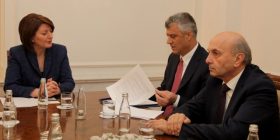 Jahjaga takon sot Mustafën, Thaçin dhe Haradinajn