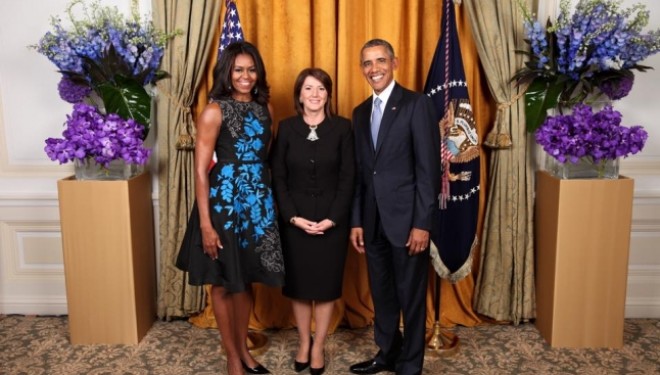Jahjaga merr pjesë në pritjen tradicionale të Obamas