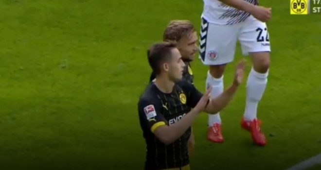 Januzaj shënon golin e parë me Dortmundin