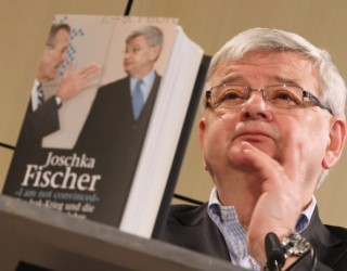 Fischer: Në Kosovë bëmë atë që duhej bërë: bombarduam Serbinë