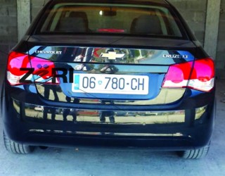 Shesin traktorin për t’i blerë veturë drejtorit (Foto)
