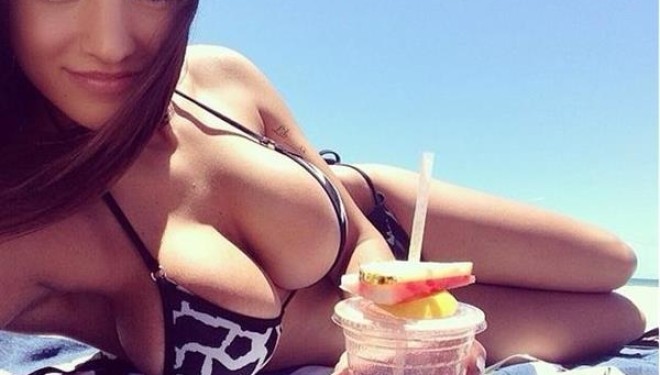 Kamerierja superseksi (Foto)