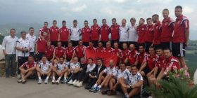 Futbollistët e kombëtares të gjithë në foto