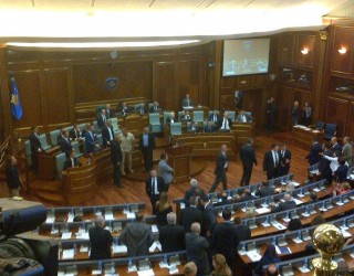 Edhe mediat botërore raportojnë për vezët e opozitës ndaj Qeverisë (Video)