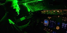 Aeroplanët në Kosovë vazhdojnë të sulmohen nga laserët ndriçues