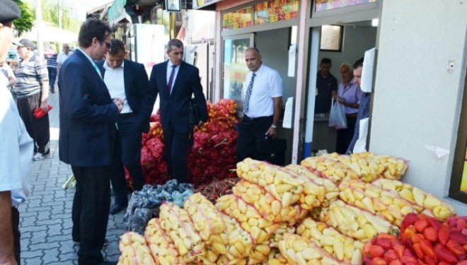 Gjilani u bënë thirrje bizneseve që t’i lirojnë trotuaret, përndryshe pasojnë gjobat