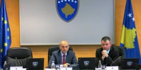 Kryeministri informon Kuvendin për marrëveshjet Kosovë-Serbi