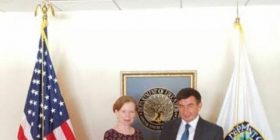 Ministri Bajrami merr mbështetje nga Amerika për dy programe arsimore
