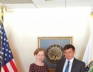 Ministri Bajrami merr mbështetje nga Amerika për dy programe arsimore