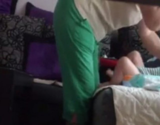 Kjo kujdestare “monstër” dhunon foshnjën 5 muajshe dhe merr 30 ditë burgim! (VIDEO)