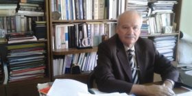 Muhamet Mufaku shkruante se shqiptarët kanë origjinë arabe, por ai është anëtar i ASHAK’ut