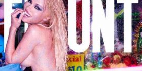 Pamela Anderson i heq të gjitha (Foto)