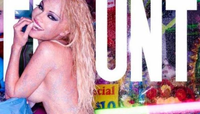 Pamela Anderson i heq të gjitha (Foto)