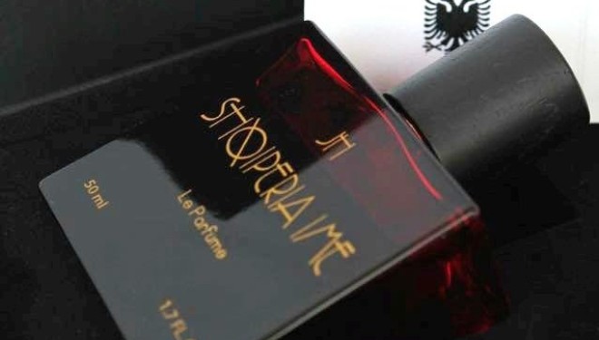 Parfumi shqiptar “Shqipëria ime”, me aromën e vendlindjes (Foto)