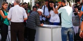 Analistët: Peticioni, pa protesta masive, s’ka efekt