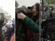 Policët maqedonas rrahin refugjatët në kufirin me Greqinë (Video)