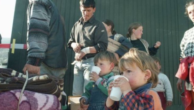 Ja në cilat vende dhe sa kosovarë u strehuan si refugjatë gjatë vitit 1999 (Lista)