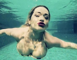 Rita Ora zbulon cicat edhe kur punon (Foto)