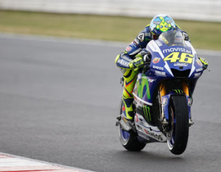Rossi kërkon podiumin në Aragon