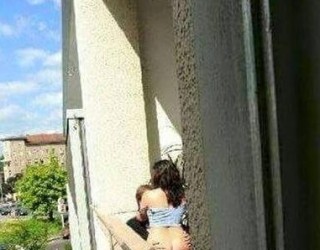Seks live në qendër të Tiranës (Foto) +18