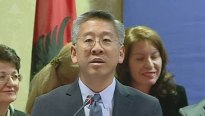Ambasadori Lu: Shqiptarët nuk i besojnë sistemit të drejtësisë