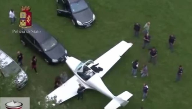 Kapet avioni që importonte drogën nga Shqipëria (Video)