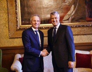 Thaçi në Londër flet për “konsolidimin e shtetit të Kosovës”