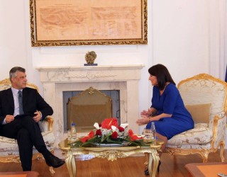 Ambasadorët politikë, në kundërshtim me ligjin