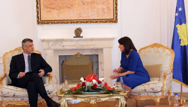 Ambasadorët politikë, në kundërshtim me ligjin